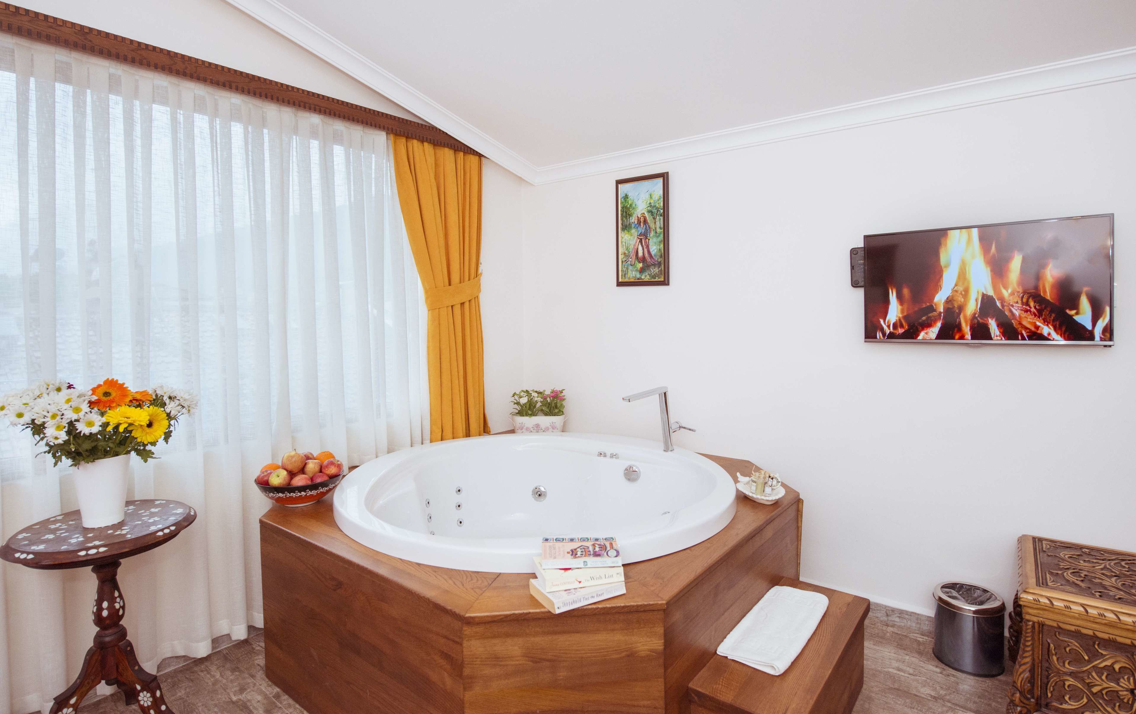 deluxe room with spa  bath | private spa tub