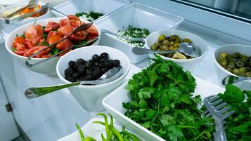 Free daily buffet breakfast