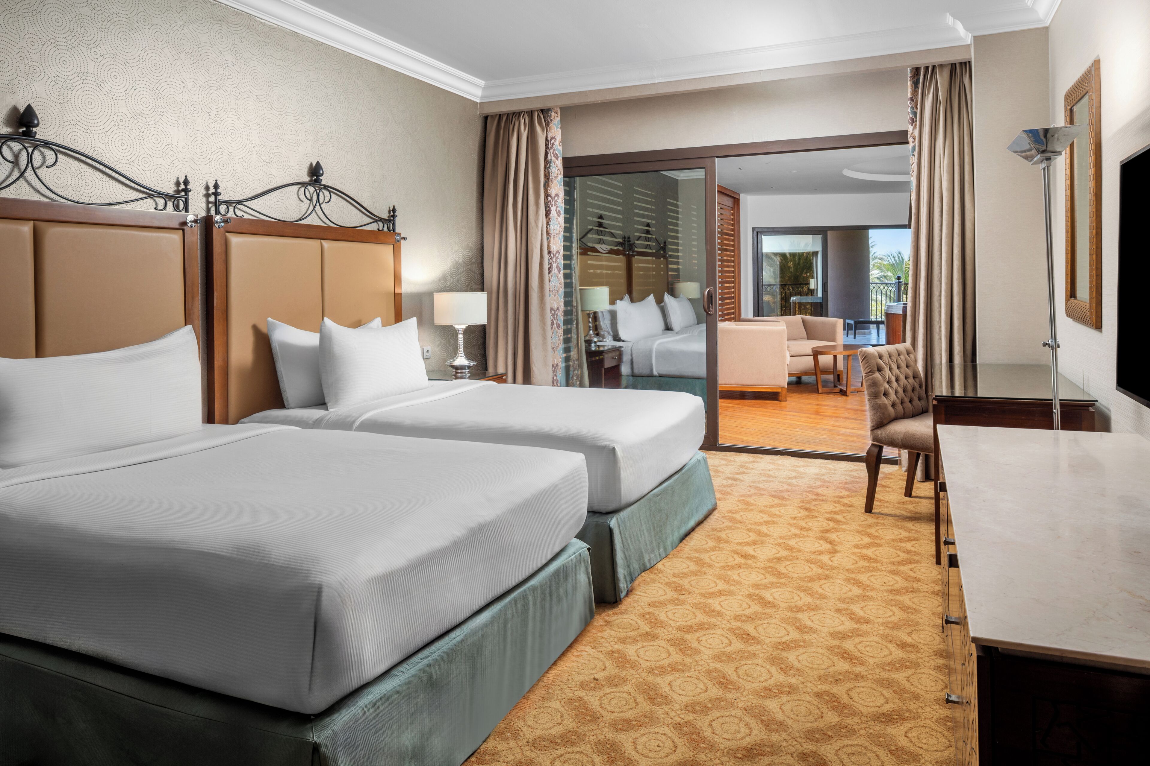 Royal Suite, 1 King Bed, Smoking | Minibar, in-room safe, desk, blackout drapes