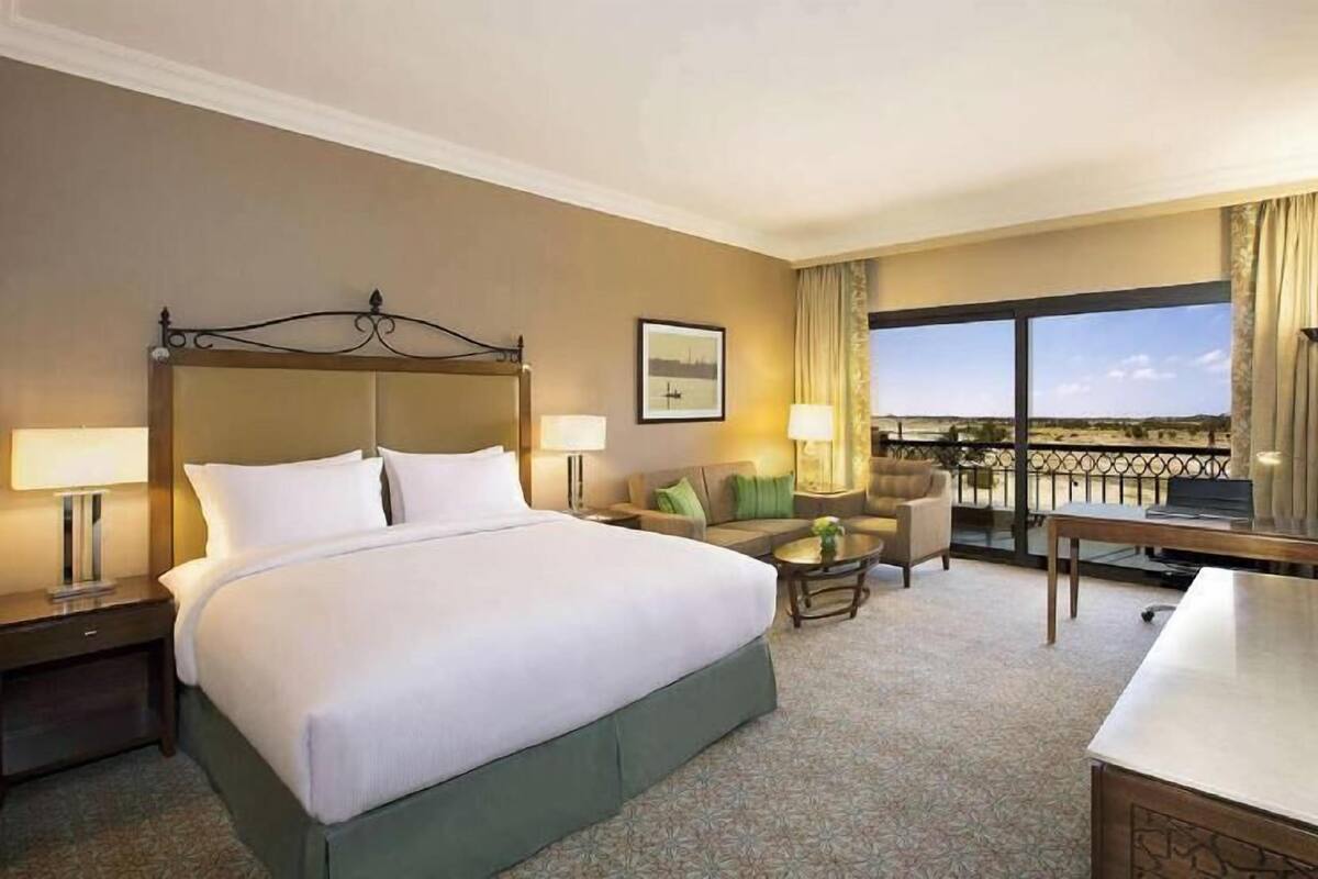 Minibar, in-room safe, desk, blackout curtains