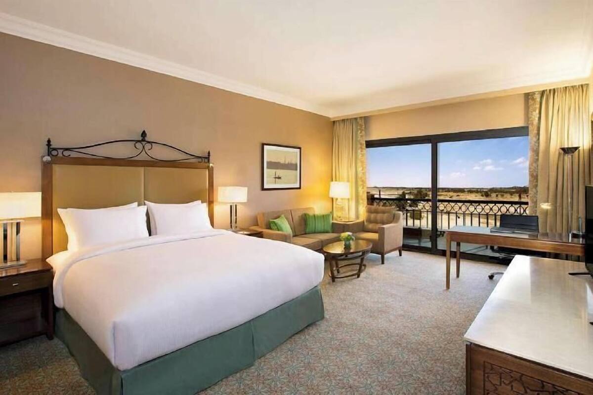 Minibar, in-room safe, desk, blackout curtains