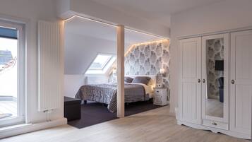 Doppelzimmer | Zimmersafe, Schreibtisch, Verdunkelungsvorhänge, Bügeleisen/Bügelbrett
