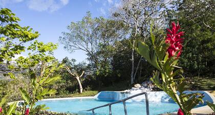 Hotel Colinas del Miravalles