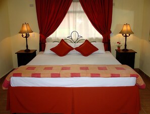 Villa, 3 Bedrooms | In-room safe, individually furnished, desk, iron/ironing board - Villas Roma (Santiago)
