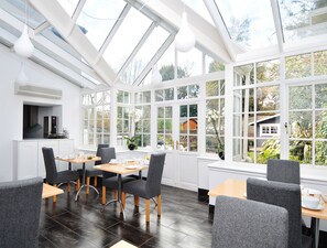 包含每日全套早餐