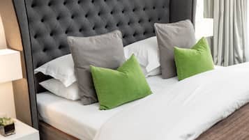 Executive Double Room (Bowmore) | Premium bedding, individually decorated, individually furnished, desk