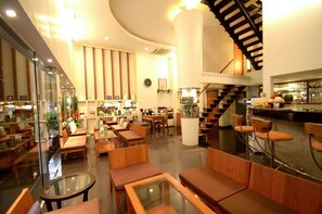 Coin salon dans le hall