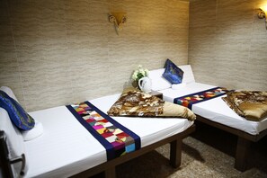 Triple Room | In-room safe, soundproofing, free WiFi - Sandhu guest house (Kowloon)