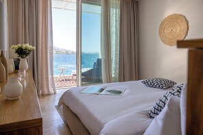 Egyptian cotton sheets, premium bedding, Select Comfort beds, minibar - Yalıkavak Marina Hotel by Social Living Collection (Bodrum)
