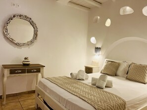 Select Comfort beds, in-room safe, soundproofing, iron/ironing board - Navy Blue Suites (Mykonos)
