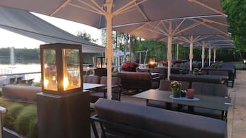 Mittagessen, Abendessen, internationale KĂŒche, Speisen im Freien