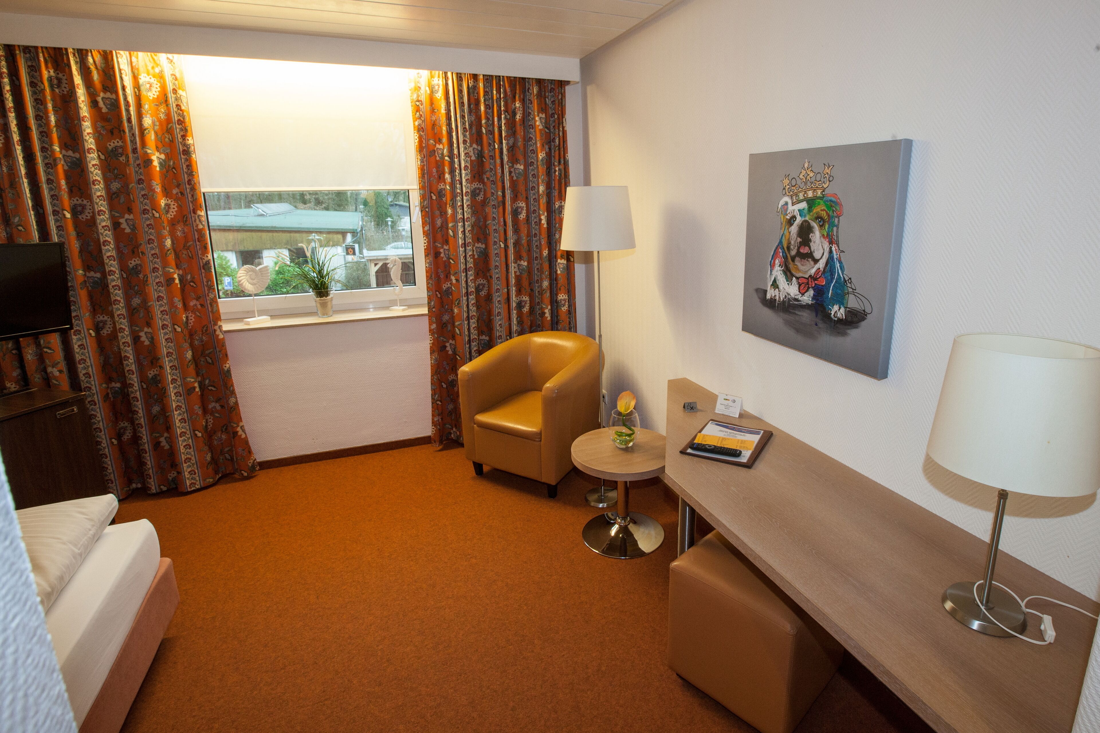 single room | room amenity