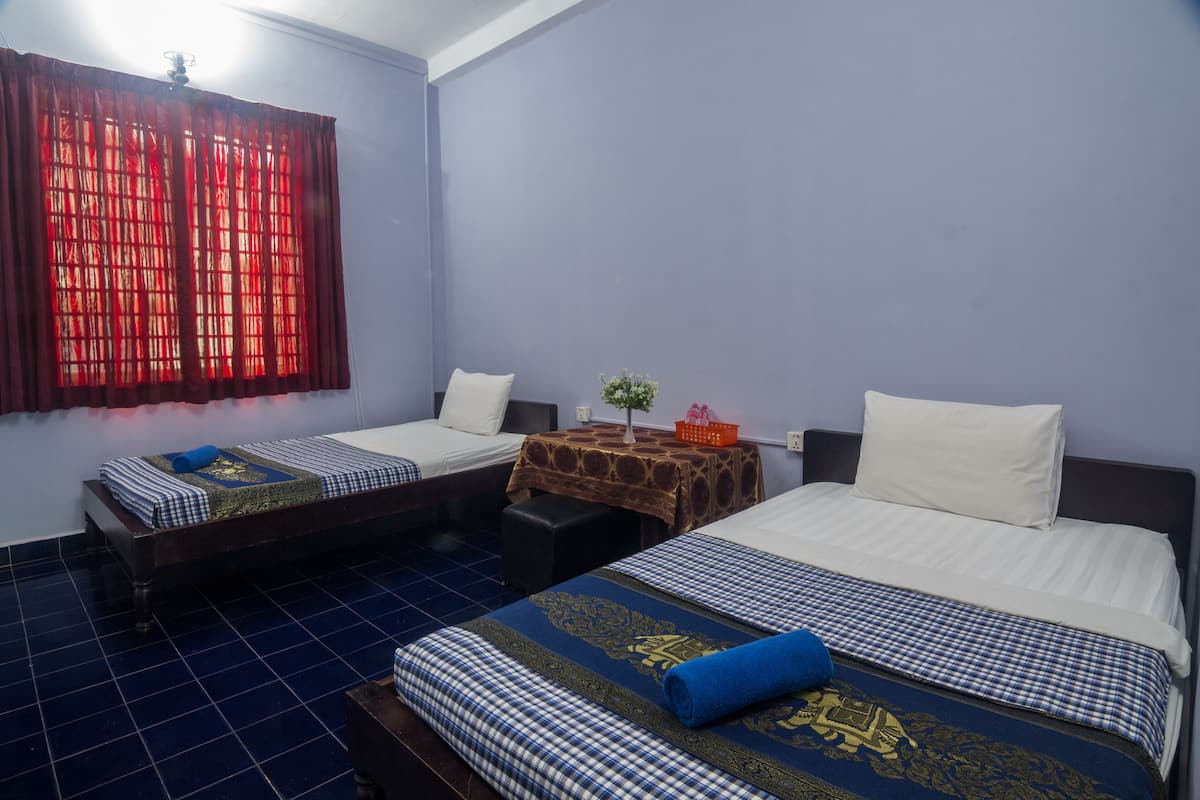 Standard Twin Room, Shared Bathroom