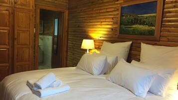 Cabin, 1 Bedroom (Treelands Abbey 9) | Premium bedding, pillow-top beds, in-room safe, individually decorated