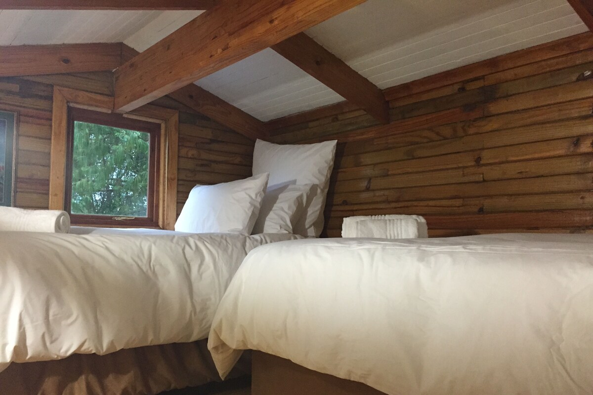 Cabane (with loft Treelands Abbey 8) | Chambre à thème pour enfants