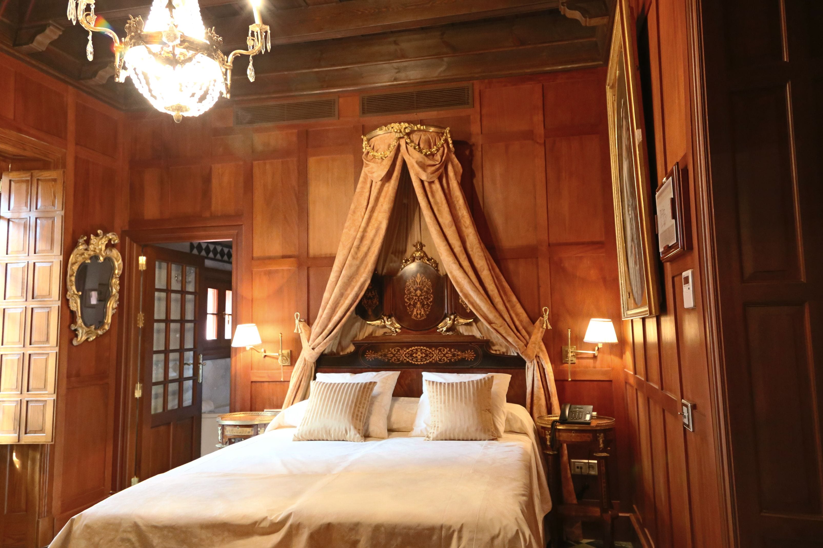 junior suite (deluxe) | 1 bedroom, egyptian cotton sheets, minibar, in-room safe