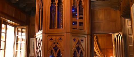 Suite – junior (Deluxe) | Sengetøy i egyptisk bomull, minibar og safe på rommet