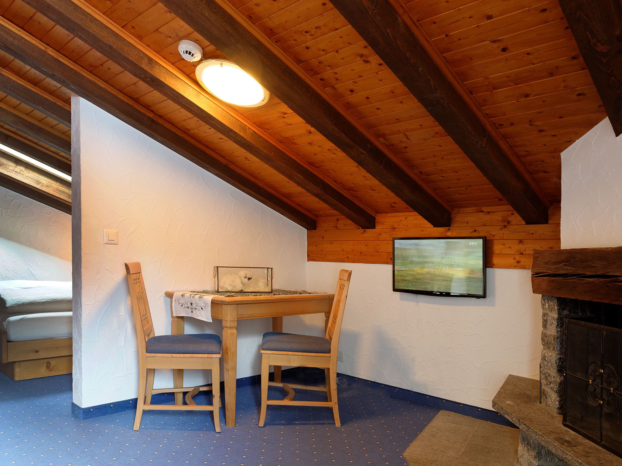 plateau rosa suite | hypo-allergenic bedding, in-room safe, desk, free wifi