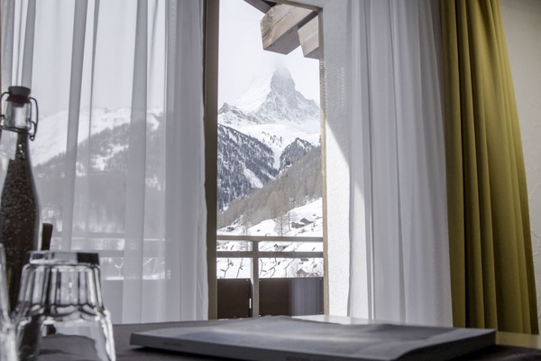Double room with Matterhorn view | Hypo-allergenic bedding, in-room safe, desk, free WiFi