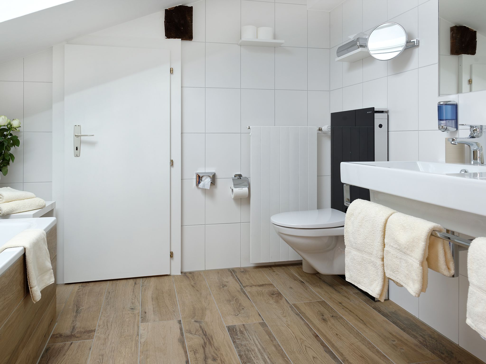 julen suite | hypo-allergenic bedding, in-room safe, desk, free wifi