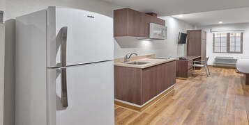 套房, 1 张大床 (Sencilla) | 办公桌、床单