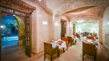 Café da manhã, almoço e jantar