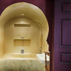 Triple Room | Bilik Mandi | Gabungan pancuran/tab mandi, kelengkapan dandanan diri berjenama