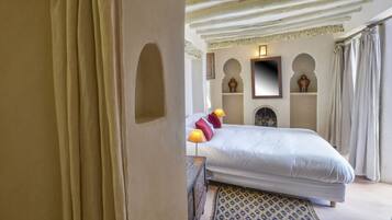 King Suite With Private Swimming Pool - Majorelle | Safe på rommet, lydisolert og wi-fi (inkludert)