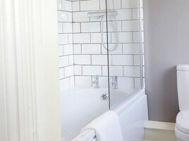Executive Double Room, Ensuite | Bathroom