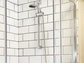 Suite exécutive, salle de bain attenante | Salle de bain