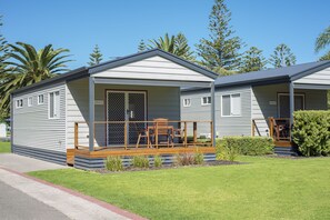 Cabin, 2 Bedrooms - Discovery Parks - West Beach Parks (West Beach)
