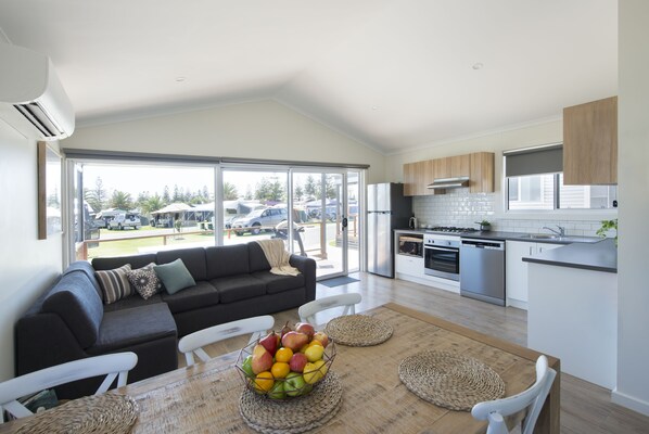 Private kitchen - Discovery Parks - West Beach Parks (West Beach)