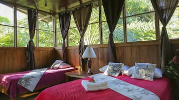 Kamar Triple Standar, pemandangan kebun | Brankas