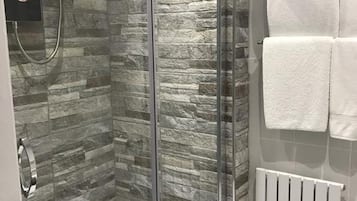 Superior Double Room, Ensuite | Bathroom