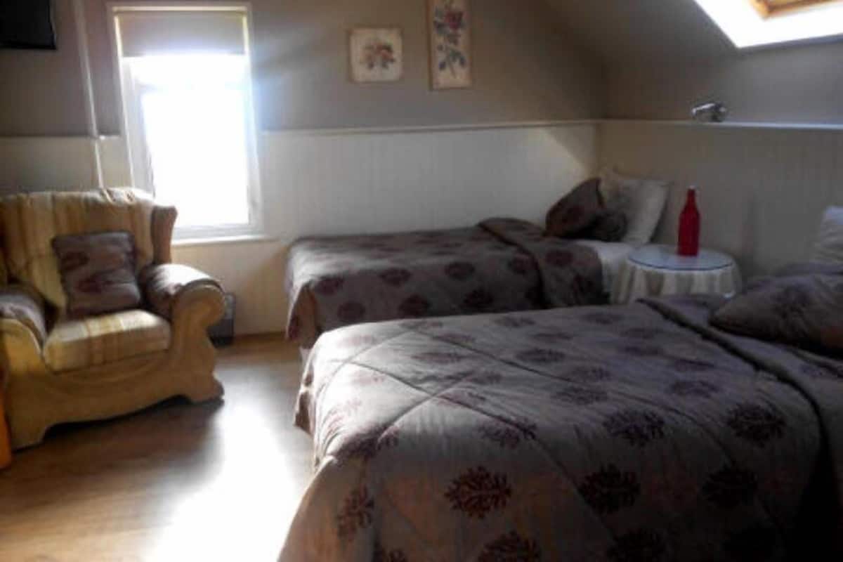 Quadruple Room, Ensuite | Cots/infant beds, free WiFi
