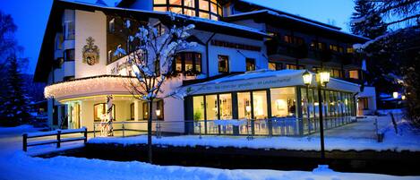 Fachada de la propiedad