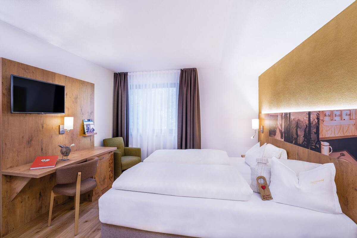 ห้องสแตนดาร์ดดับเบิล (Brunnstein) | ตู้นิรภัยในห้องพัก, โต๊ะทำงาน, Wi-Fi ฟรี, ผ้าปูที่นอน