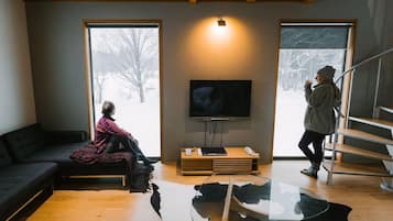 Flat-screen TV, Netflix, heated floors