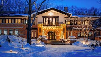 Front of property - evening/night