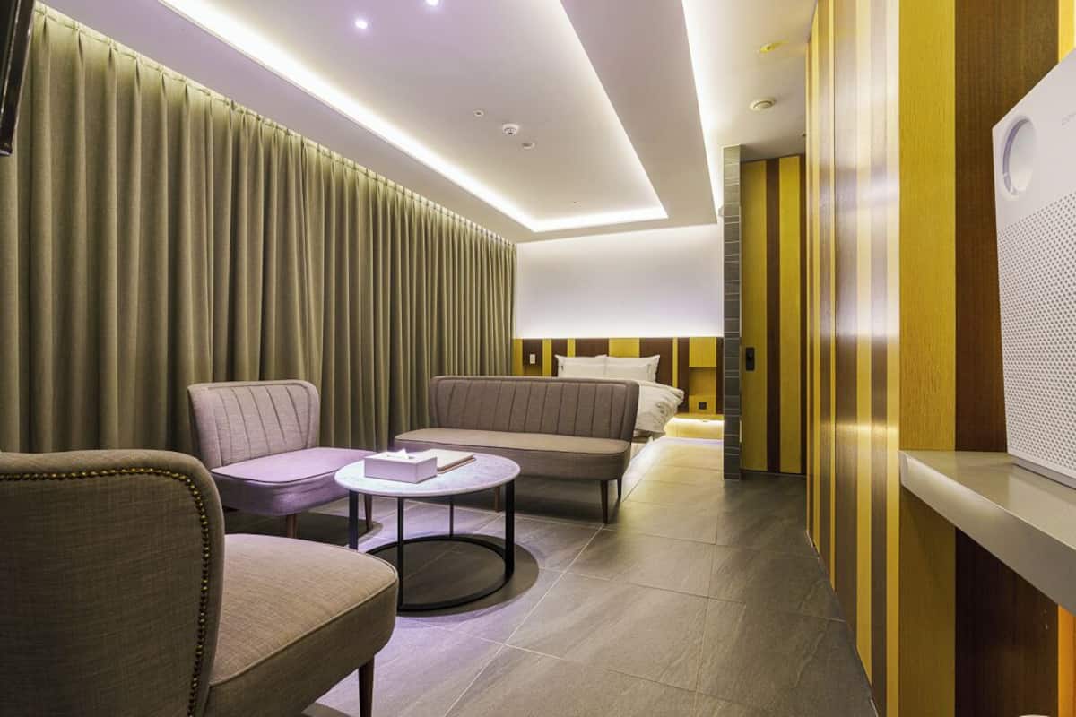 Suite Double | Meja kerja, kedap suara, Wi-Fi gratis, dan didekorasi berbeda-beda