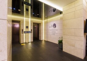 Pintu masuk properti