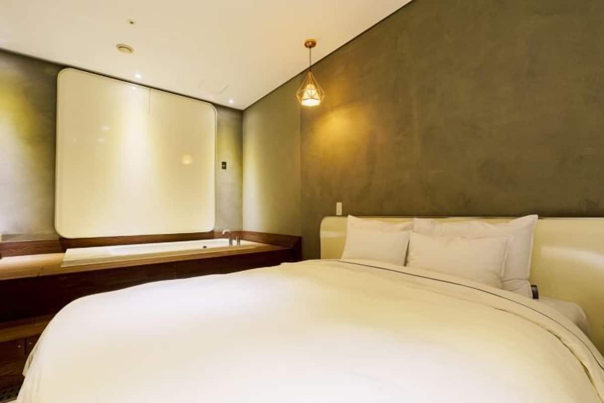 1 bilik tidur, dihias secara berasingan