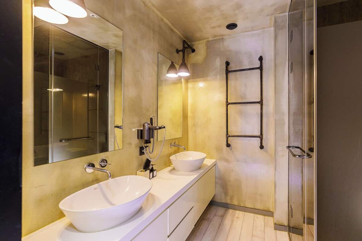 Suite Royal | Kamar mandi | Bathtub besar, pengering rambut, sandal, dan lantai berpemanas