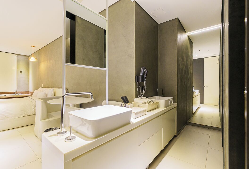 Individually decorated, individually furnished, desk, soundproofing