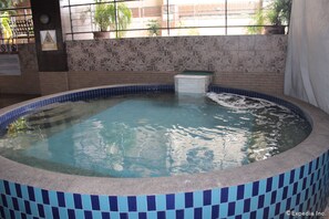Indoor spa tub - Shaw Residenza Suites (Mandaluyong)