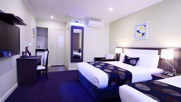 Superior Twin Room | In-room safe, desk, soundproofing, iron/ironing board