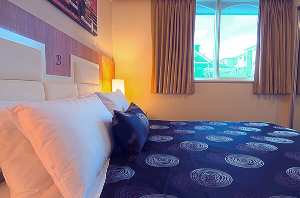Executive Two-Bedroom Apartment | In-room safe, desk, soundproofing, iron/ironing board