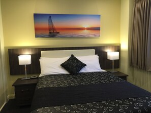 Three Bedroom Apartment - Park Squire Motor Inn and Serviced Apartments (Parkville)