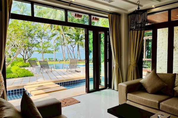 Villa, 4 Bedrooms | Beach/ocean view