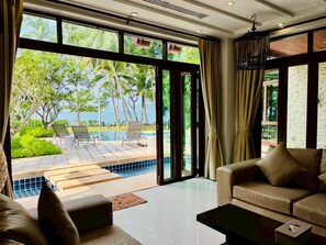 Villa, 4 soverom | Utsikt mot strand/hav